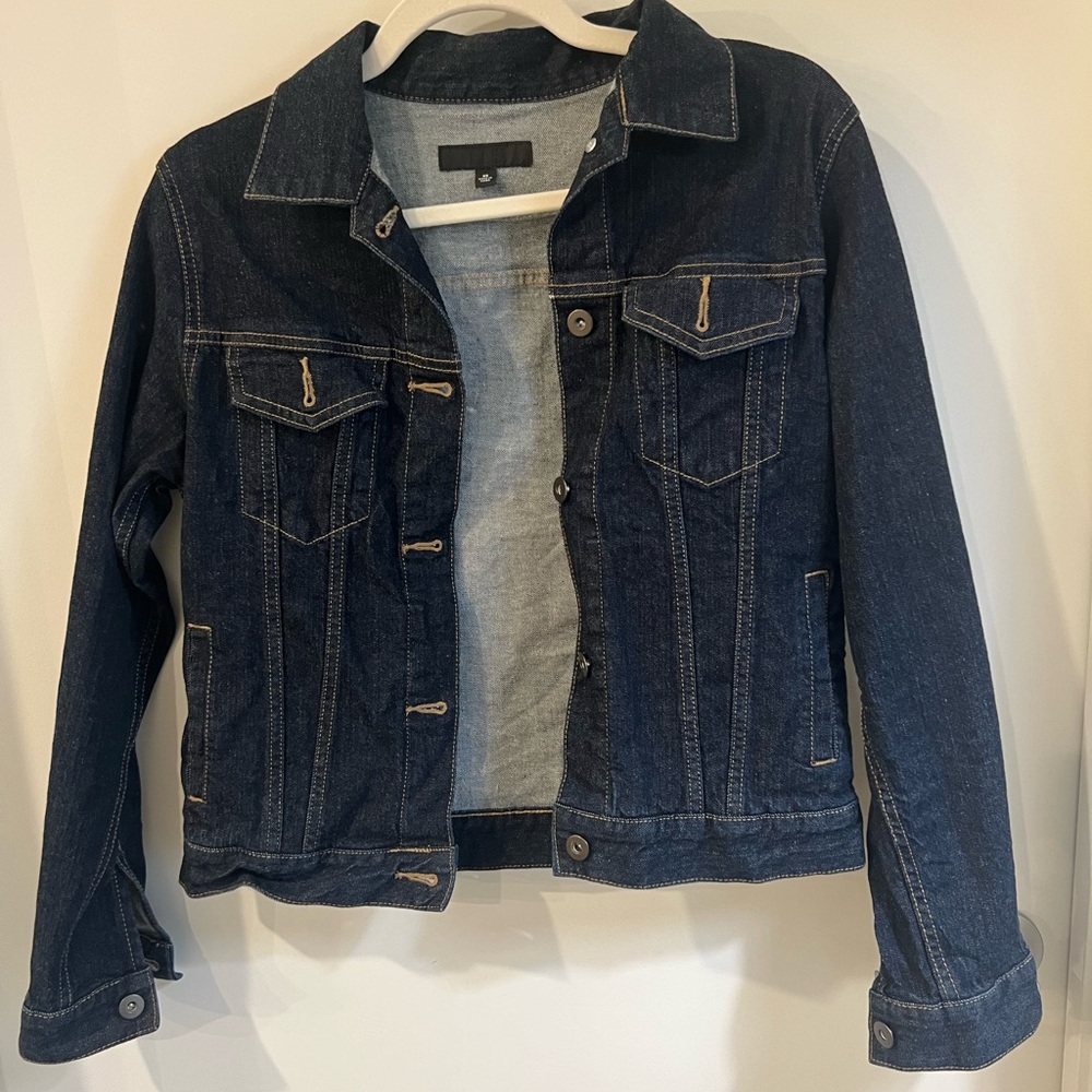 Uniqlo Dark Wash Denim Jacket - Timeless Style in Size xs